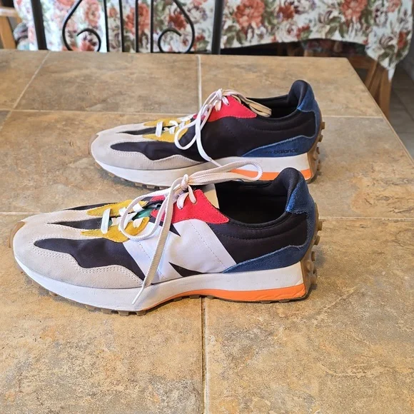 New Balance Mens 327 Tennis Shoes - Picture 4 of 6